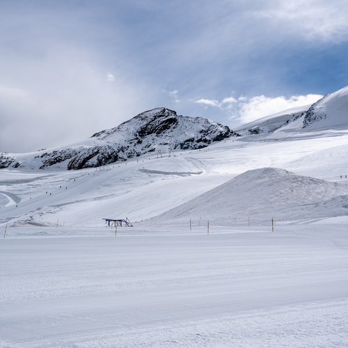 Skifahren ist im Trend,     Nachfrage nach Tourensets stagniert